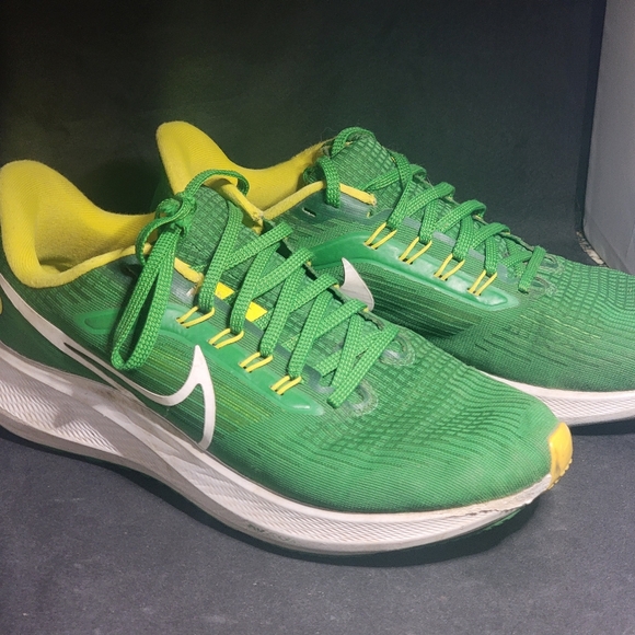 Nike Zoom Pegasus 39 Oregon Ducks Green Yellow Running Shoes Men’s Size 8 - Picture 1 of 8